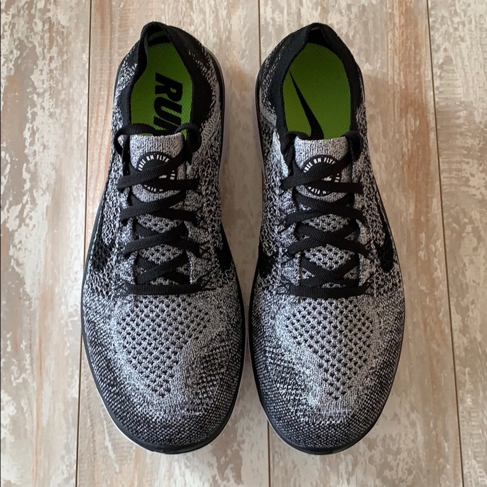 NWT Nike Free RN Flyknit Oreo running shoes - Picture 9 of 10